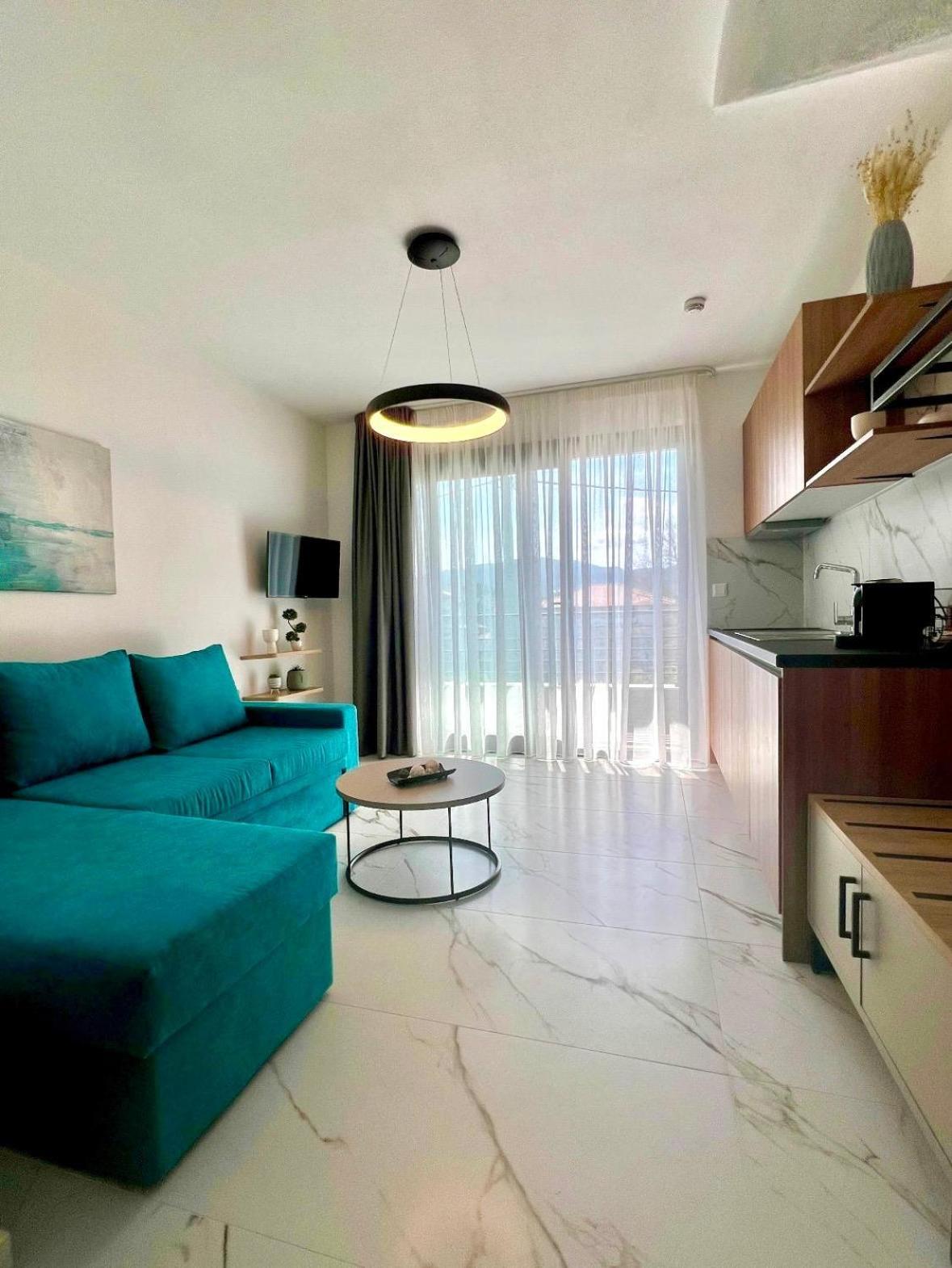 Four Shades Luxury Suites Sarti Exterior foto